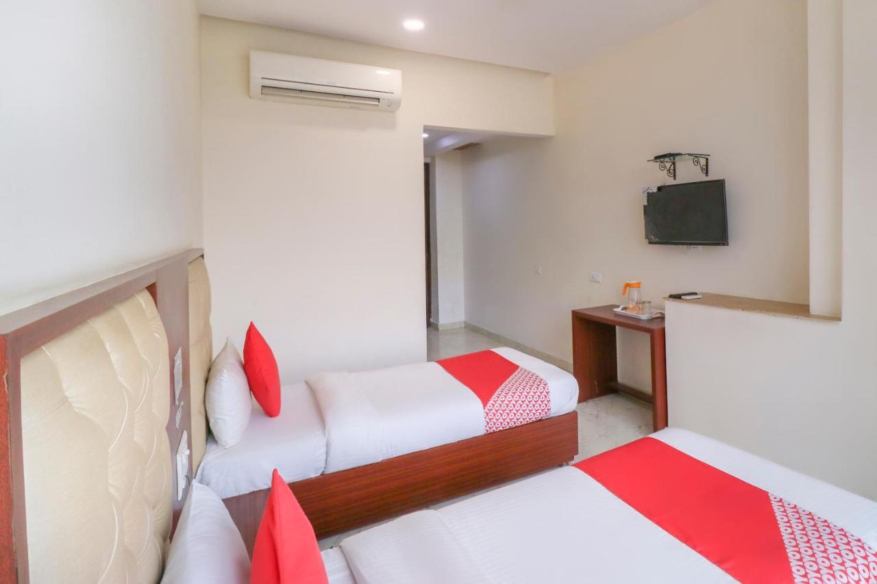 Oyo Flagship 69860 Mastana Palace Hotell Varanasi Eksteriør bilde