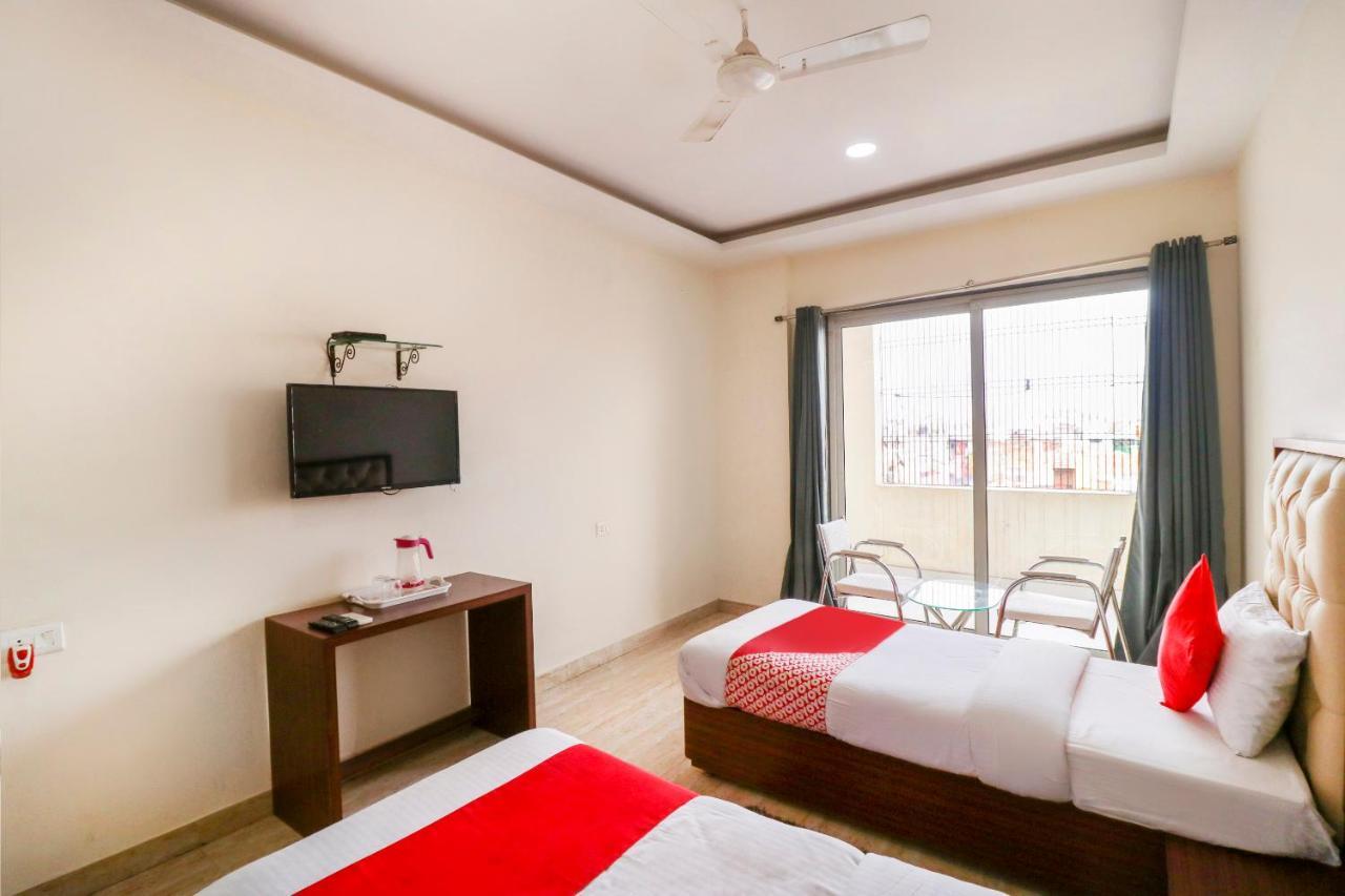 Oyo Flagship 69860 Mastana Palace Hotell Varanasi Eksteriør bilde