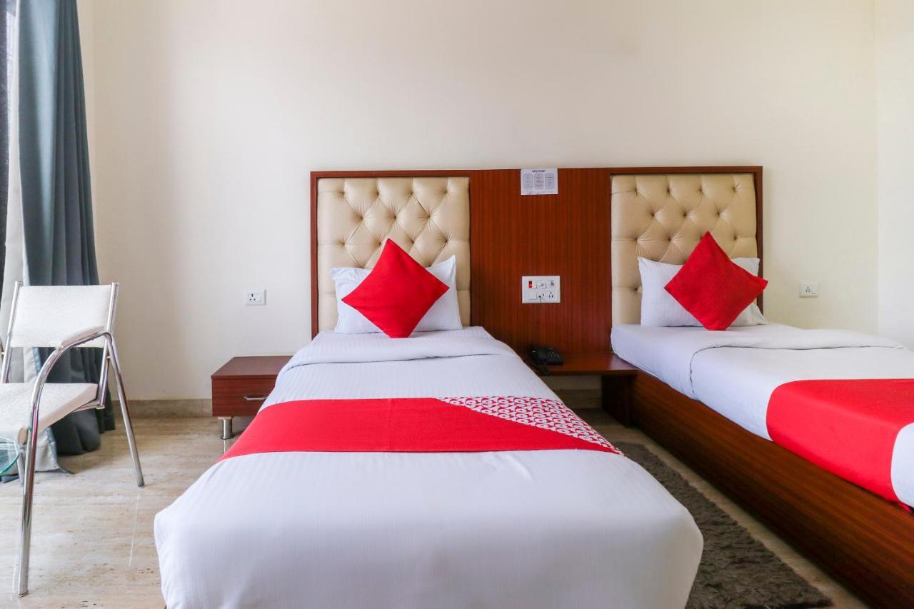 Oyo Flagship 69860 Mastana Palace Hotell Varanasi Eksteriør bilde
