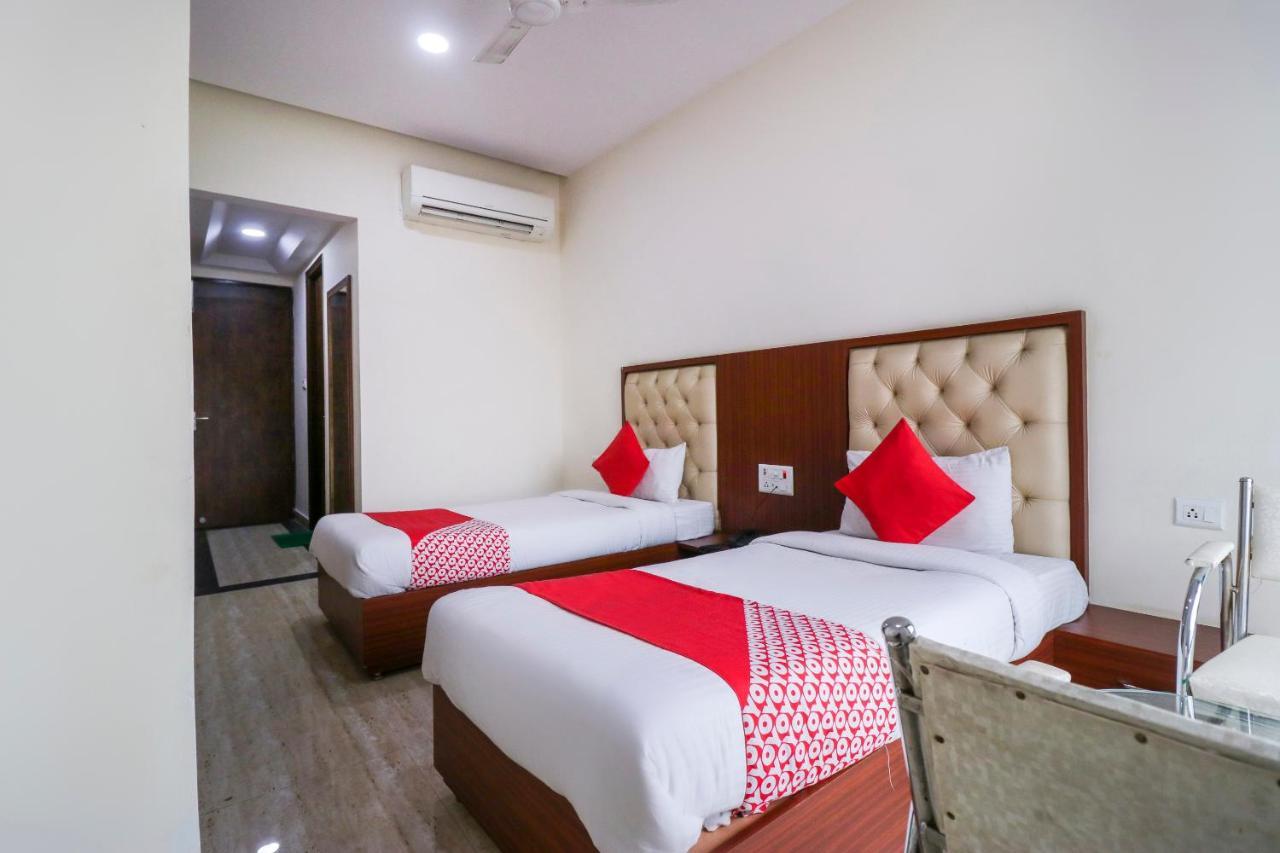 Oyo Flagship 69860 Mastana Palace Hotell Varanasi Eksteriør bilde