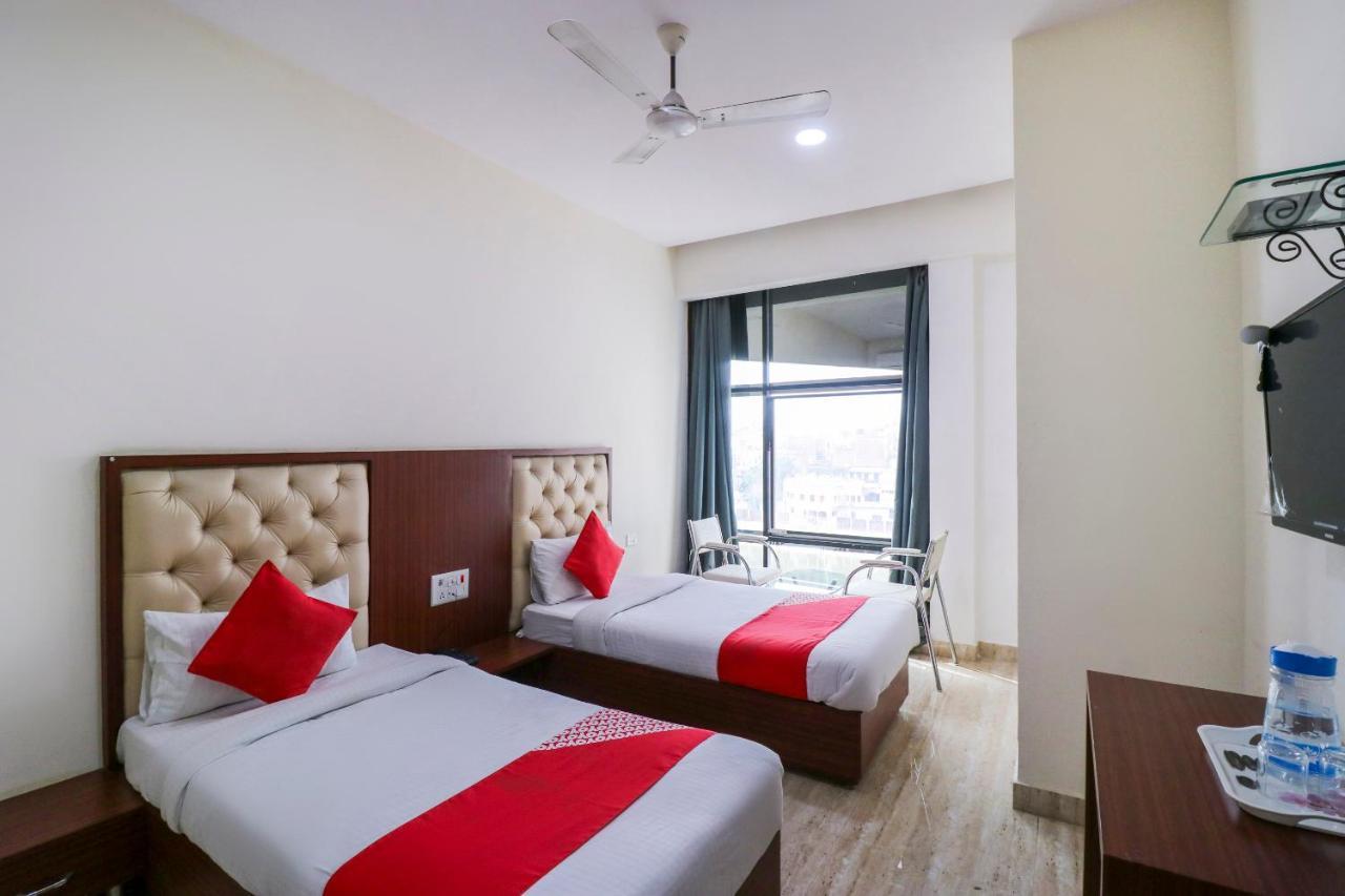 Oyo Flagship 69860 Mastana Palace Hotell Varanasi Eksteriør bilde