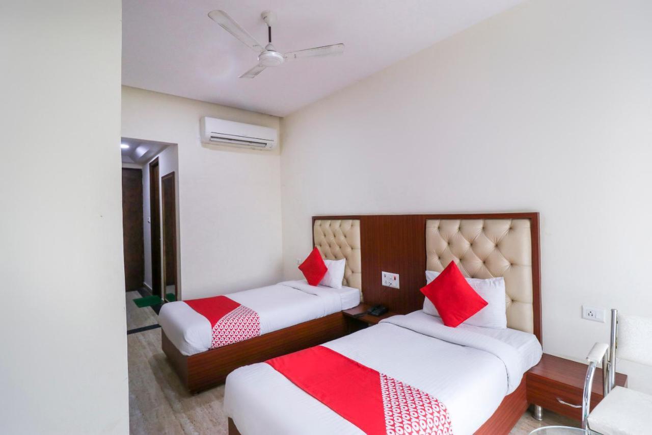 Oyo Flagship 69860 Mastana Palace Hotell Varanasi Eksteriør bilde